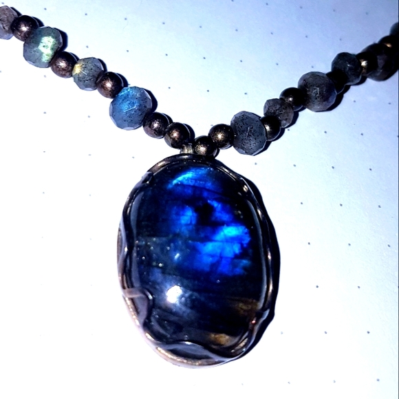 Labradorite Necklace - Picture 8 of 16